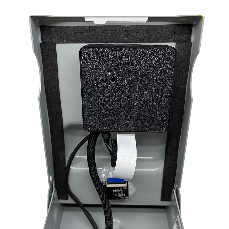 SC70094KSP Electric Box Camera with Solar Panel Mounted on a Wall 2