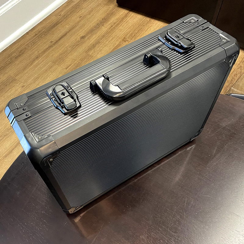 CARRYING CASE